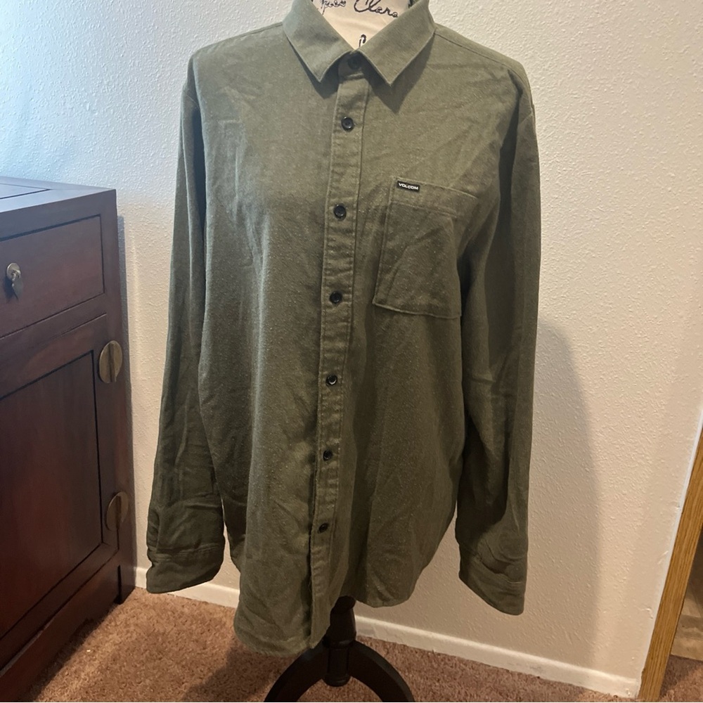Volcom long sleeve / button up / Soft Green textured / size XL